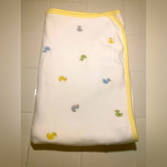 🐥CARTER’S🐥 EMBROIDERED DUCKS SUPER SOFT COTTON UNISEX BABY BLANKET 🐣 - Picture 1 of 5